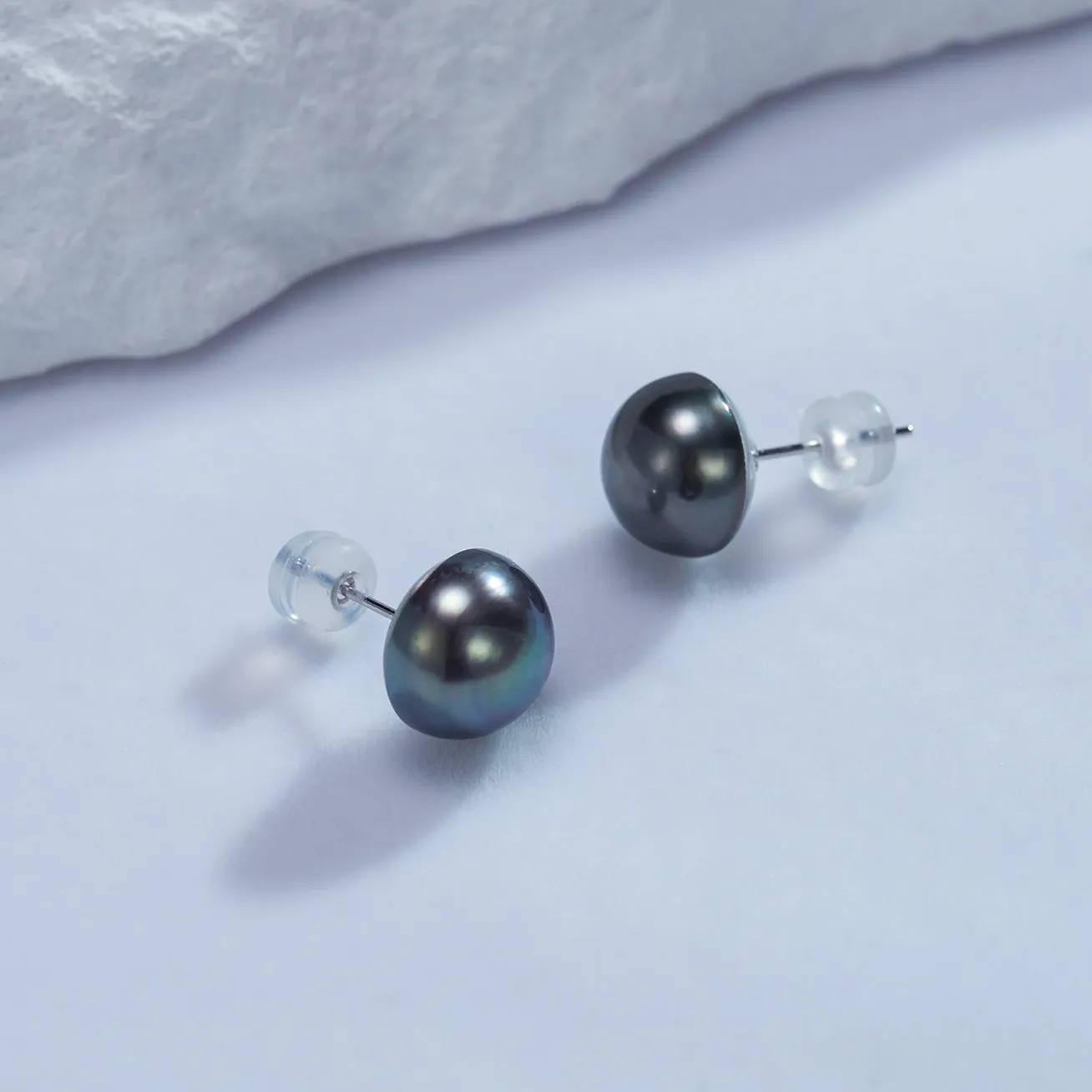 18K Gold? Top Lustre Tahitian Mabe Pearl Stud Earrings KE00144