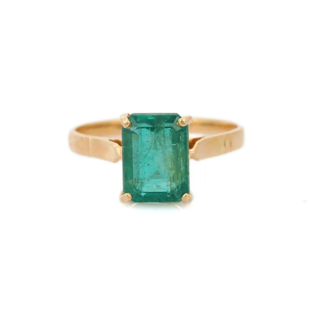 18K Yellow Gold Emerald Ring