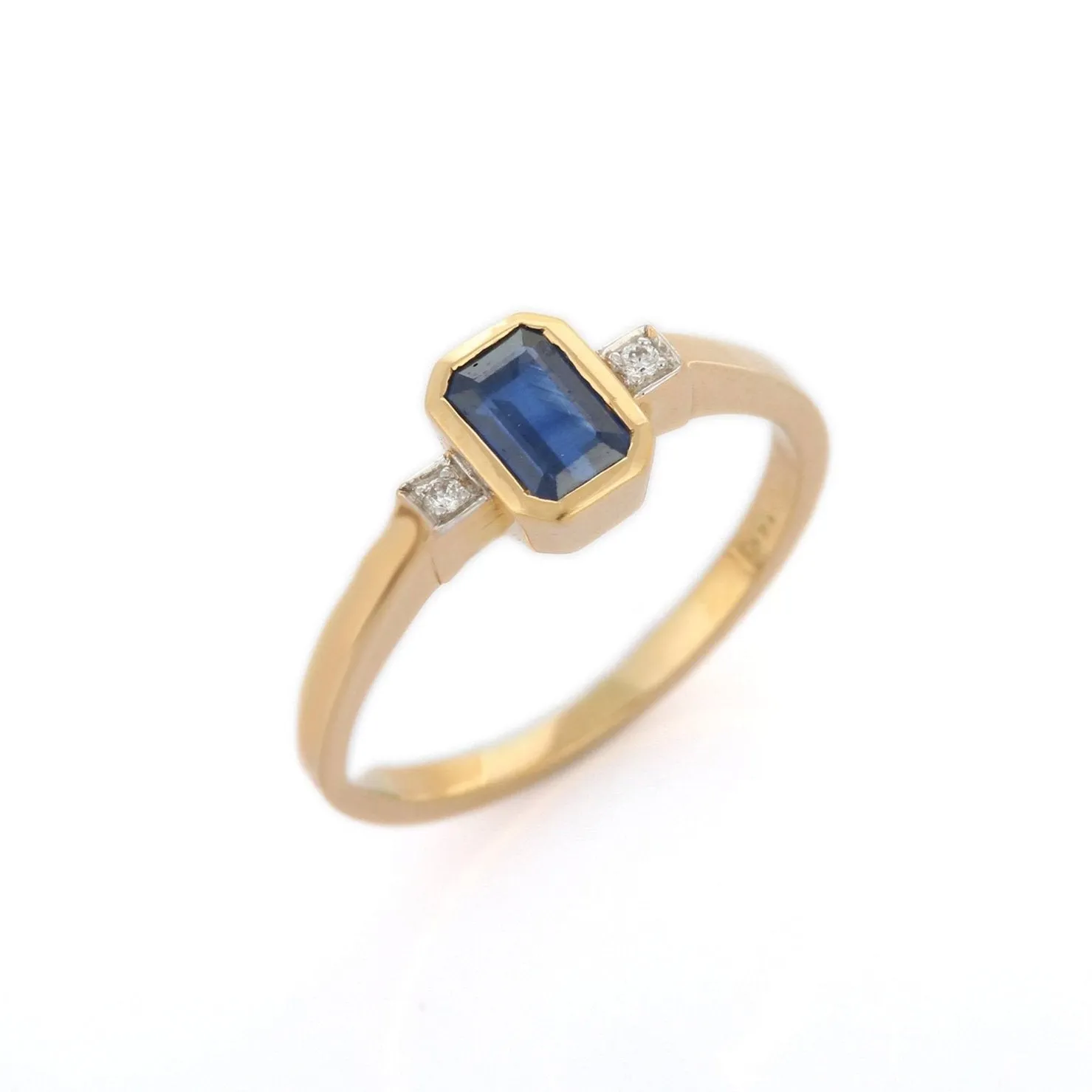 18K Yellow Gold Sapphire Ring