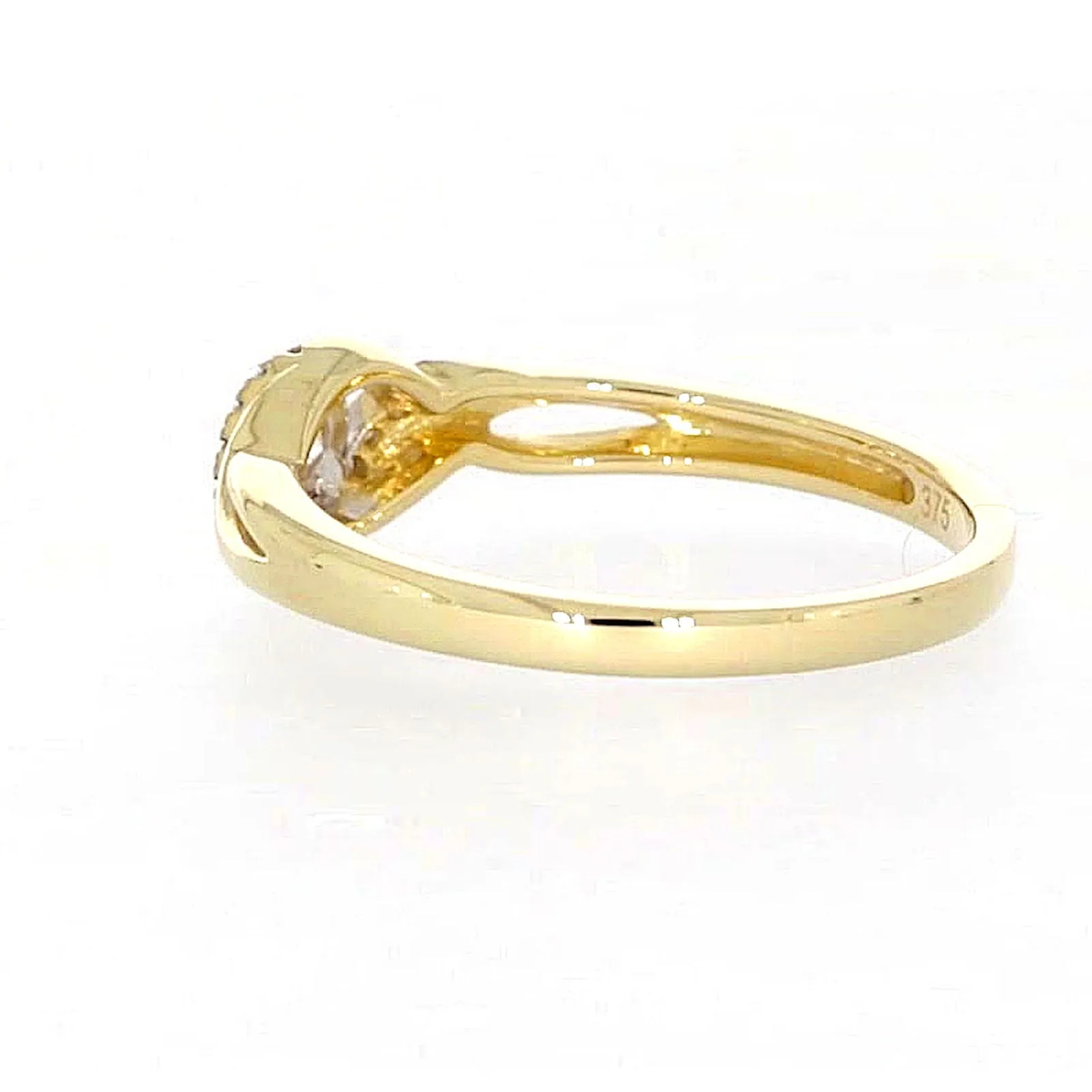 9ct Yellow Gold Round Brilliant Cut with 0.07 CARAT tw of Diamonds Ring