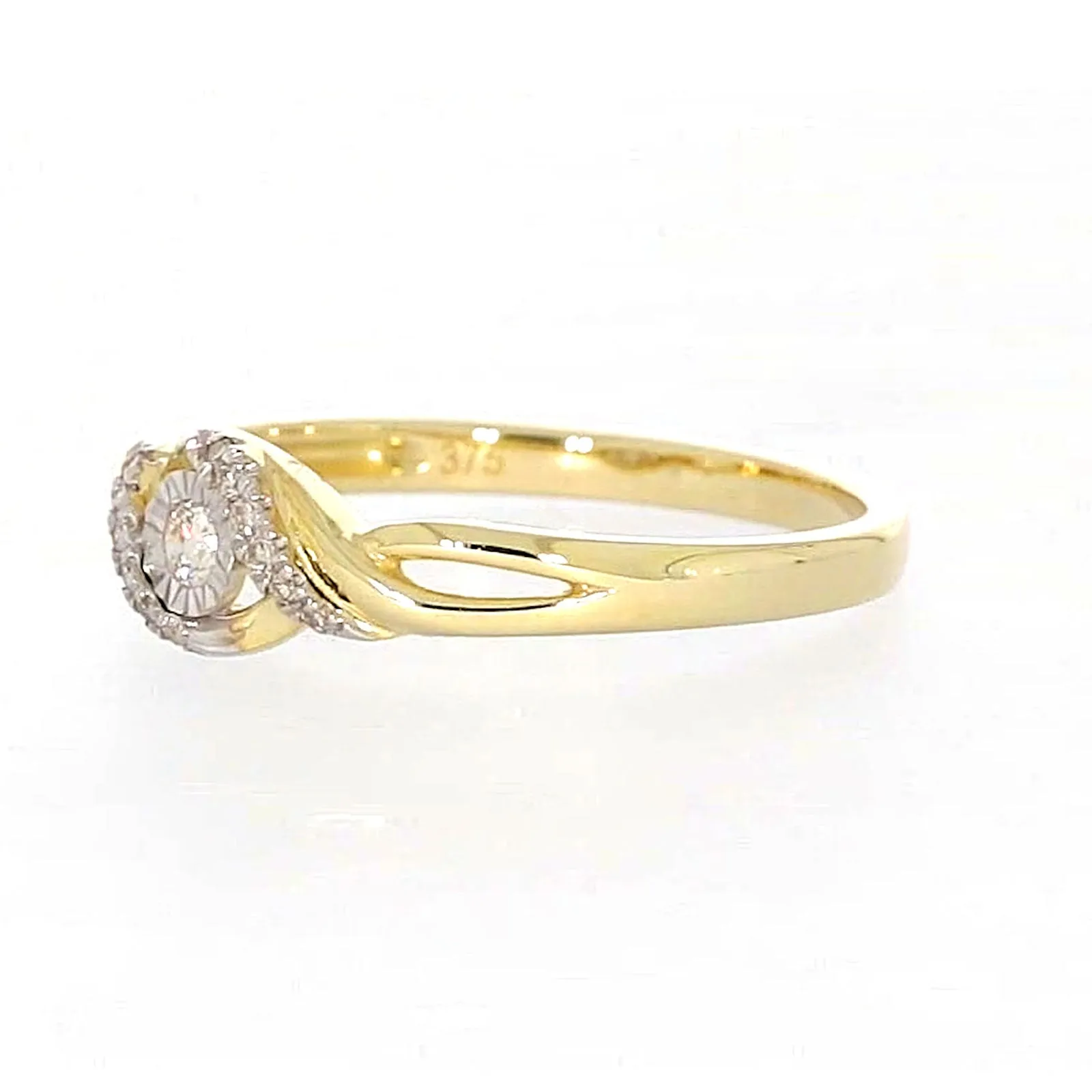 9ct Yellow Gold Round Brilliant Cut with 0.07 CARAT tw of Diamonds Ring