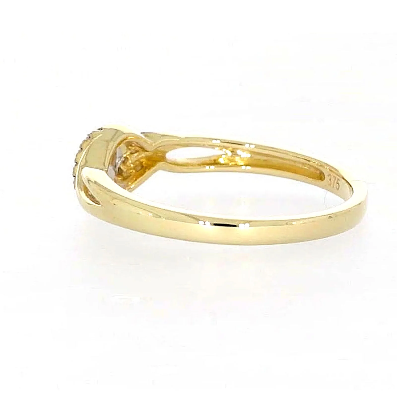 9ct Yellow Gold Round Brilliant Cut with 0.07 CARAT tw of Diamonds Ring