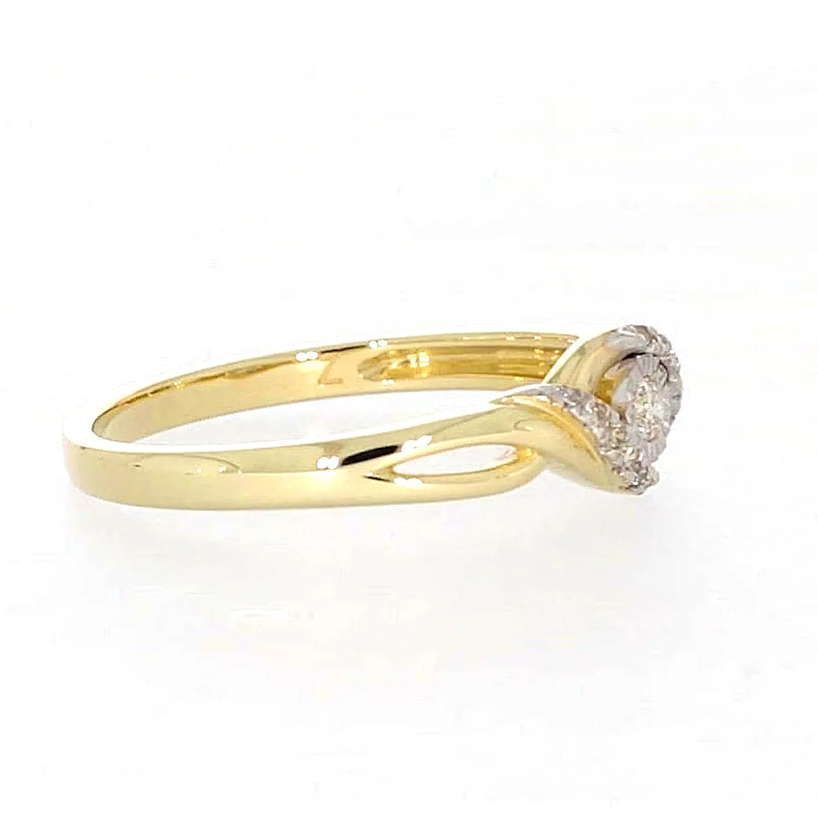 9ct Yellow Gold Round Brilliant Cut with 0.07 CARAT tw of Diamonds Ring