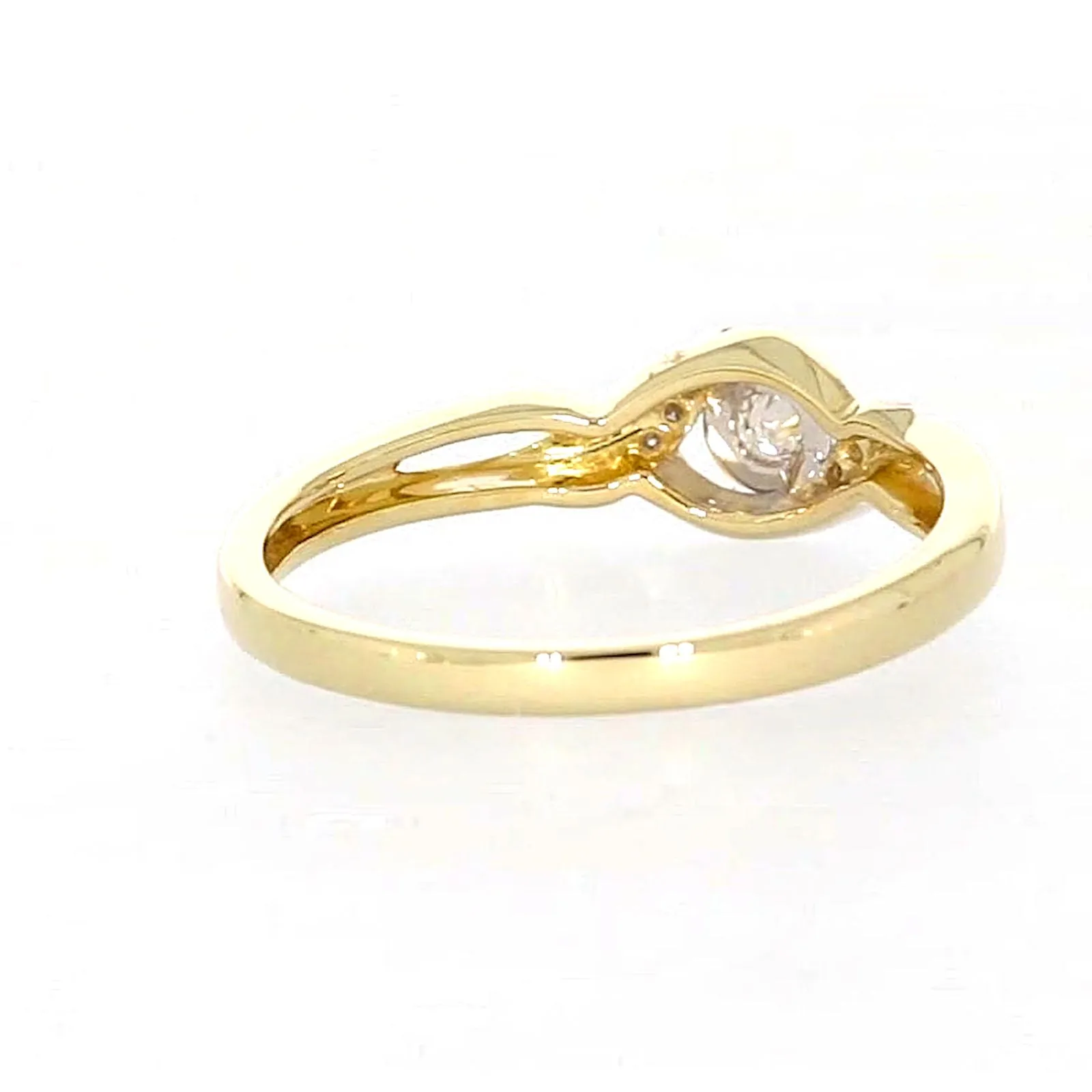 9ct Yellow Gold Round Brilliant Cut with 0.07 CARAT tw of Diamonds Ring