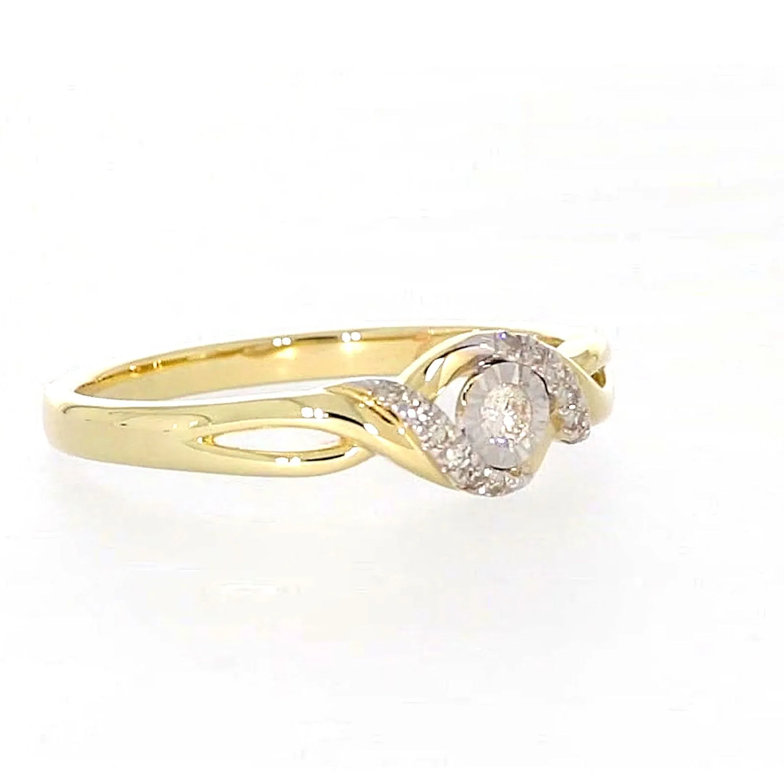 9ct Yellow Gold Round Brilliant Cut with 0.07 CARAT tw of Diamonds Ring