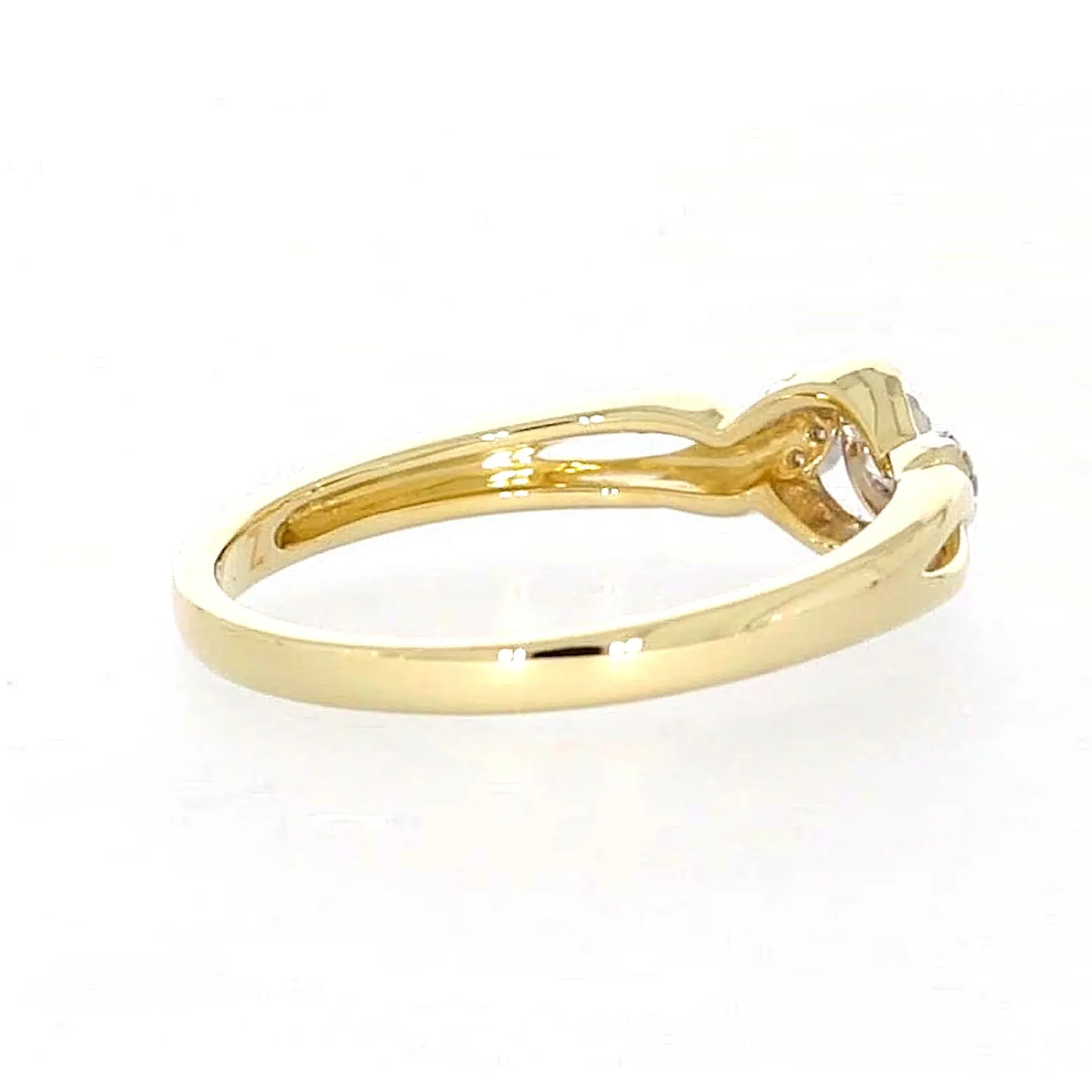 9ct Yellow Gold Round Brilliant Cut with 0.07 CARAT tw of Diamonds Ring