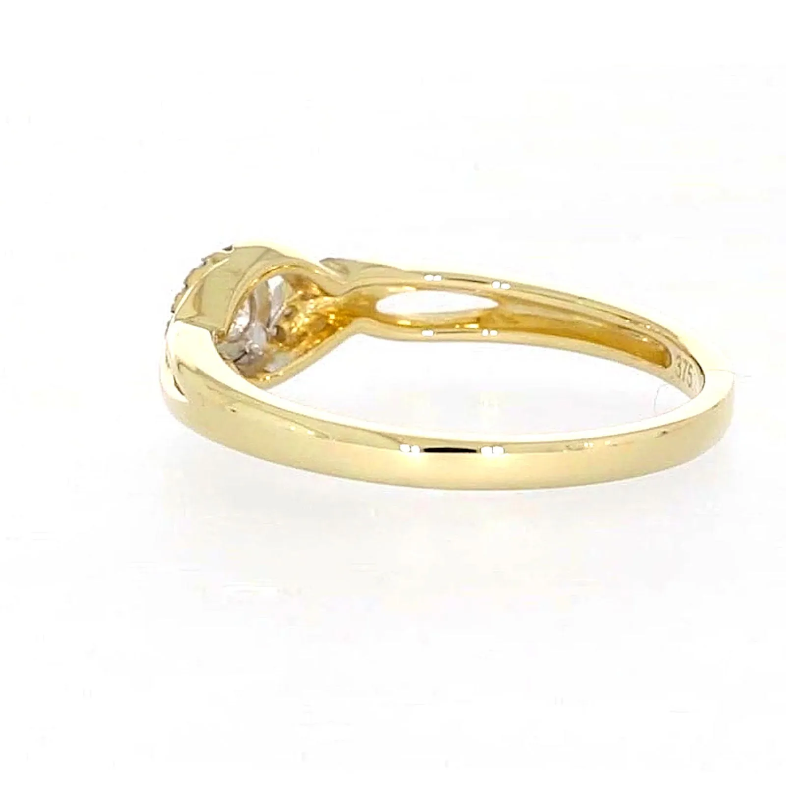 9ct Yellow Gold Round Brilliant Cut with 0.07 CARAT tw of Diamonds Ring