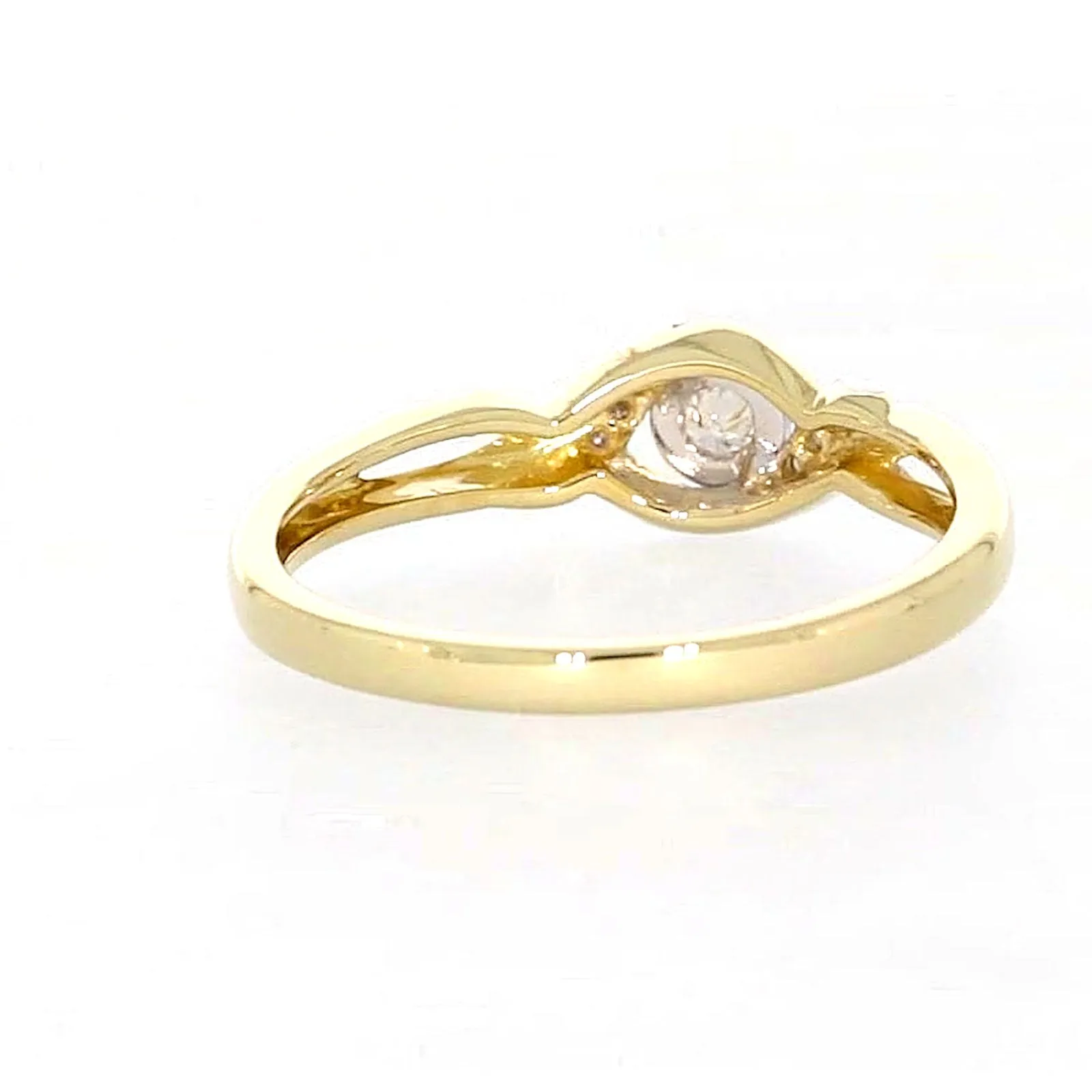 9ct Yellow Gold Round Brilliant Cut with 0.07 CARAT tw of Diamonds Ring