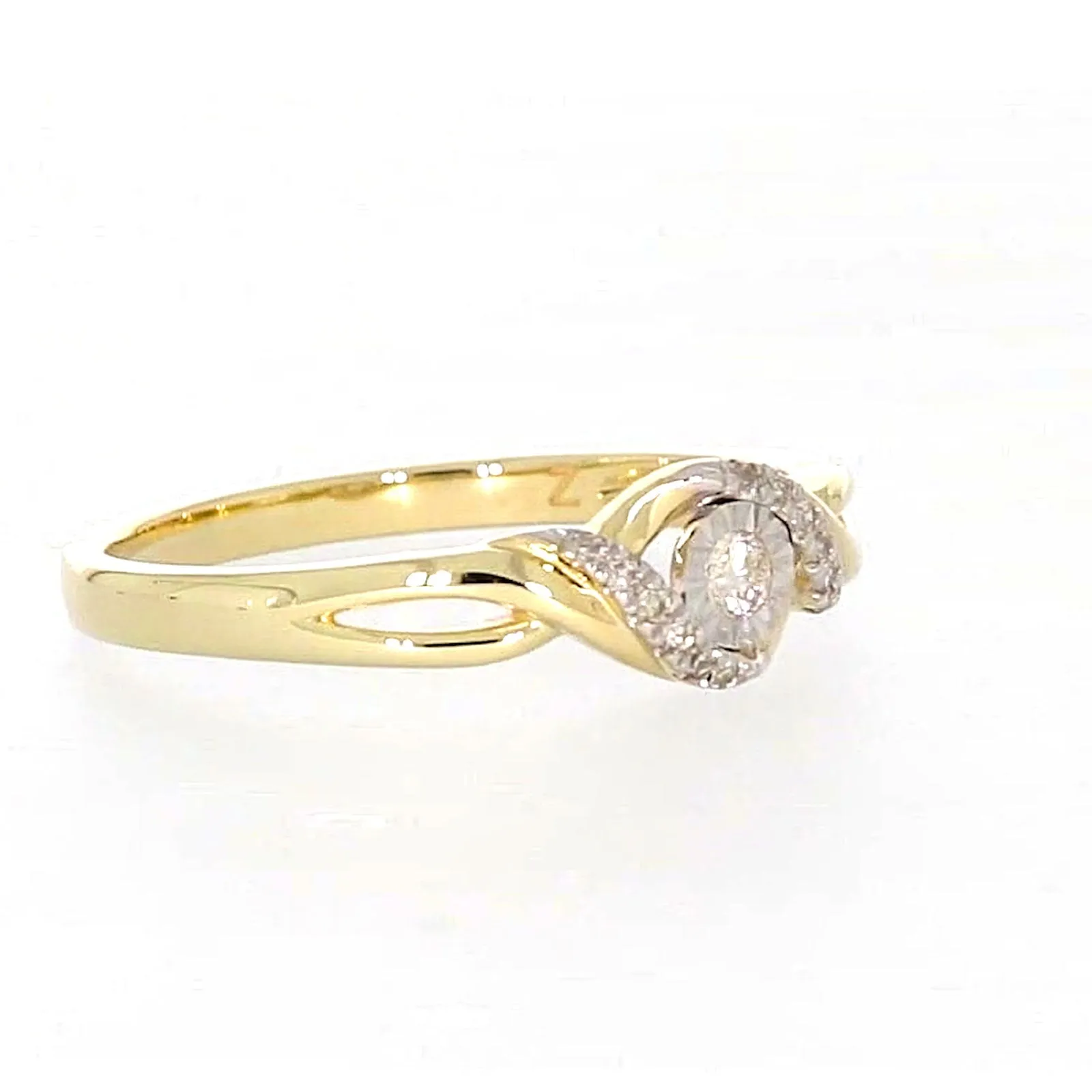 9ct Yellow Gold Round Brilliant Cut with 0.07 CARAT tw of Diamonds Ring