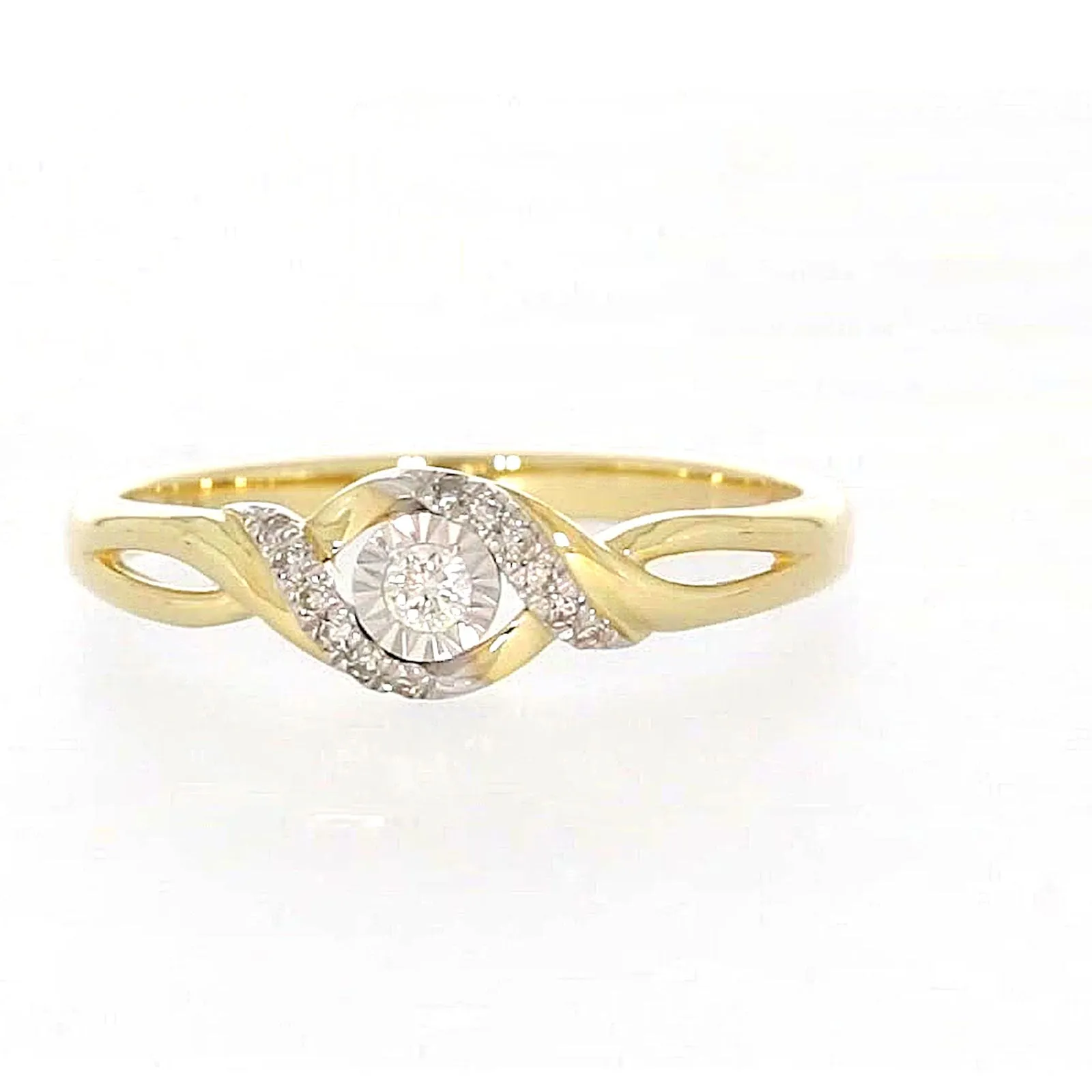 9ct Yellow Gold Round Brilliant Cut with 0.07 CARAT tw of Diamonds Ring