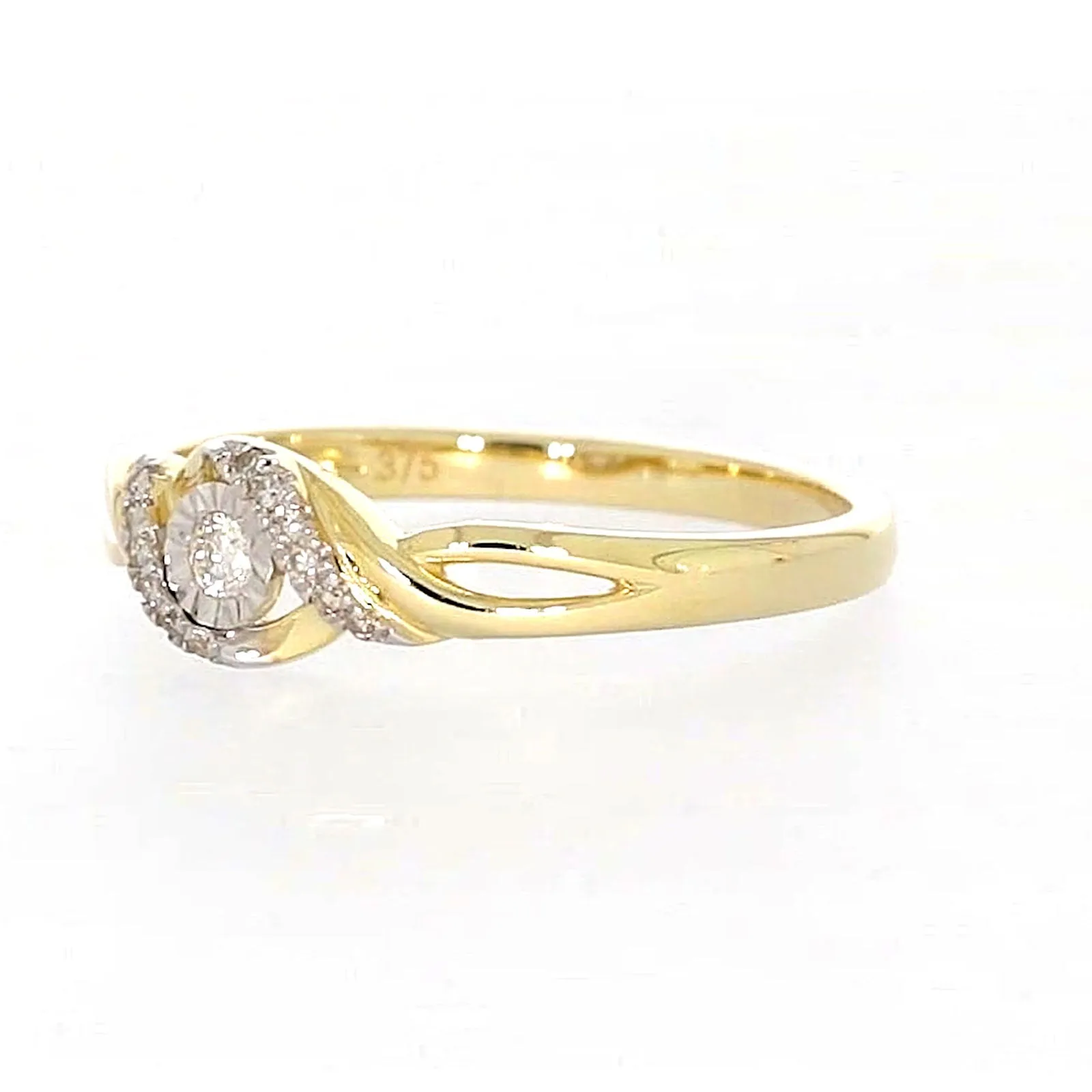 9ct Yellow Gold Round Brilliant Cut with 0.07 CARAT tw of Diamonds Ring