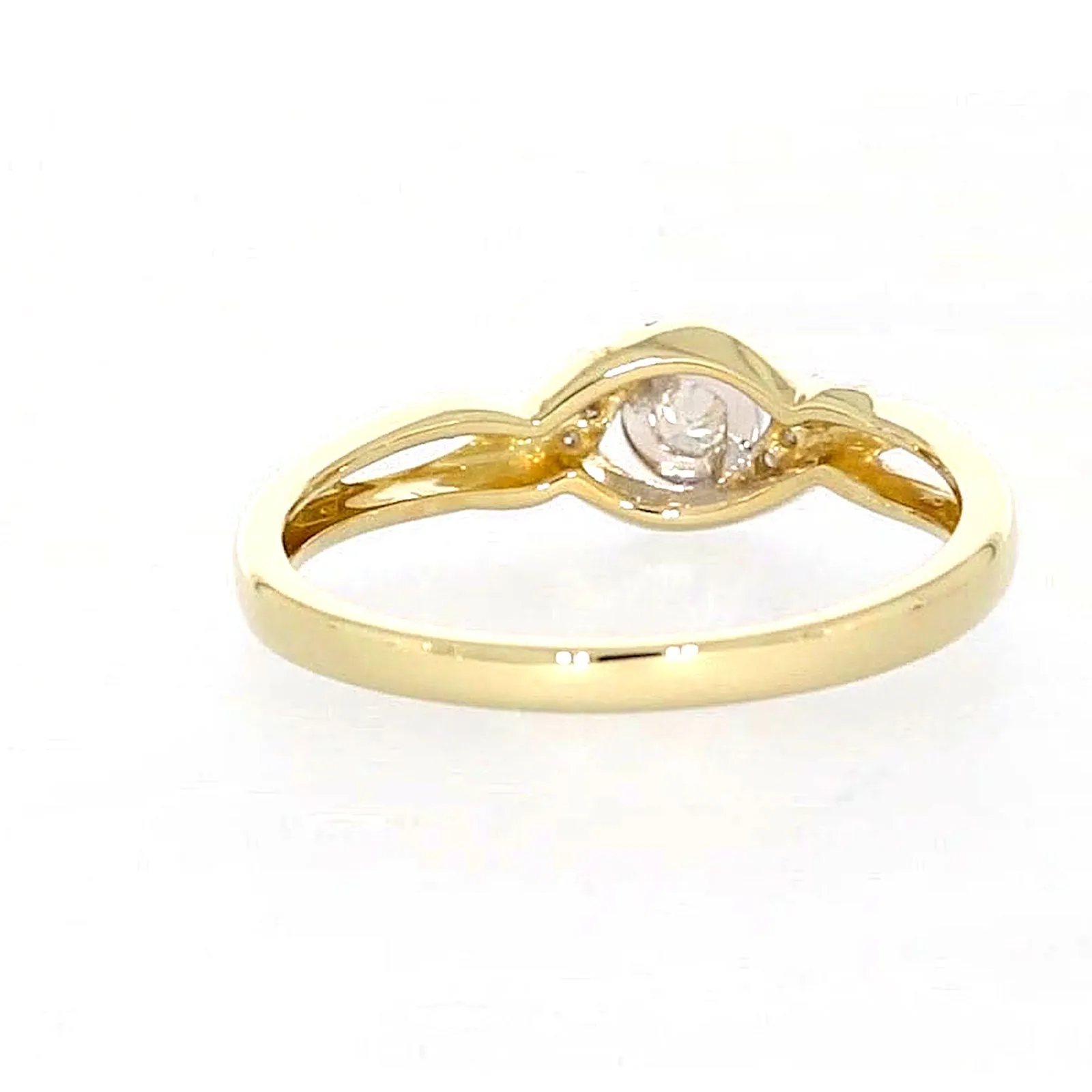 9ct Yellow Gold Round Brilliant Cut with 0.07 CARAT tw of Diamonds Ring