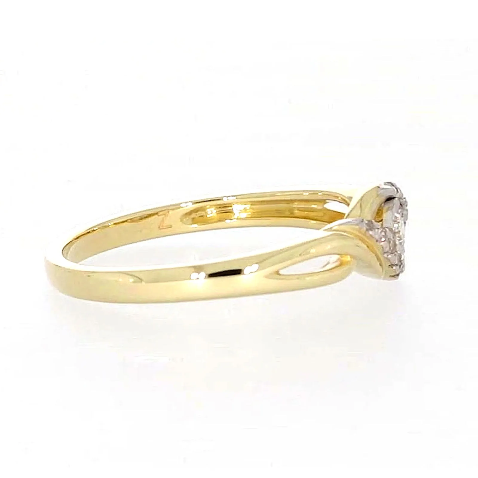 9ct Yellow Gold Round Brilliant Cut with 0.07 CARAT tw of Diamonds Ring