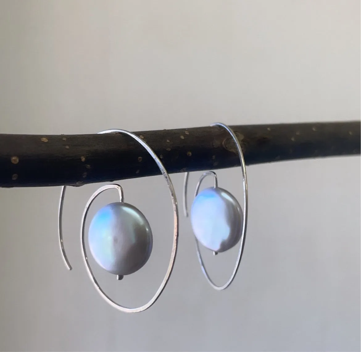 Deco Hoops  light gray pearls