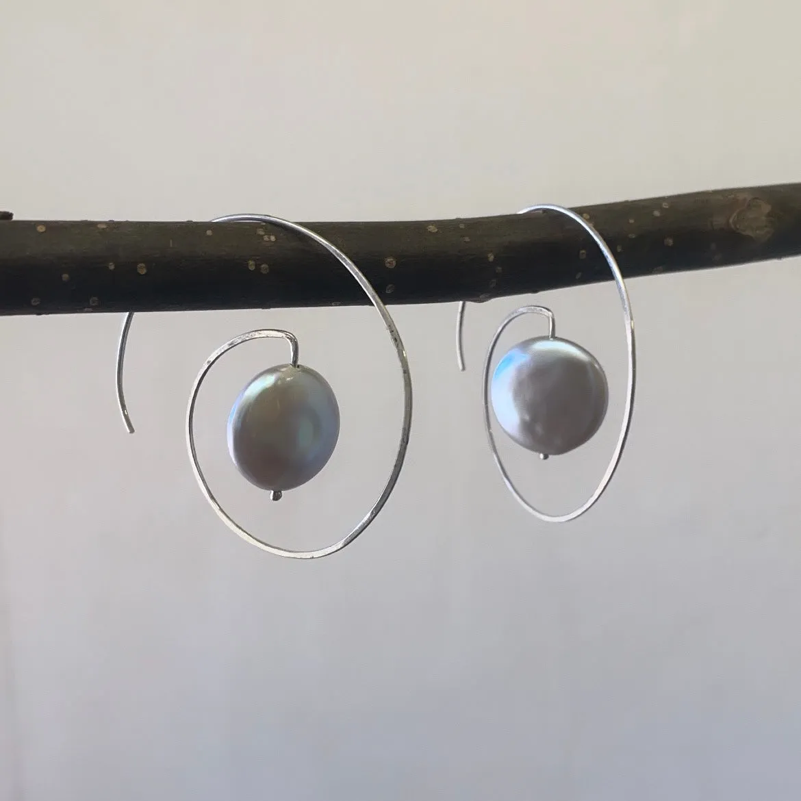 Deco Hoops  light gray pearls