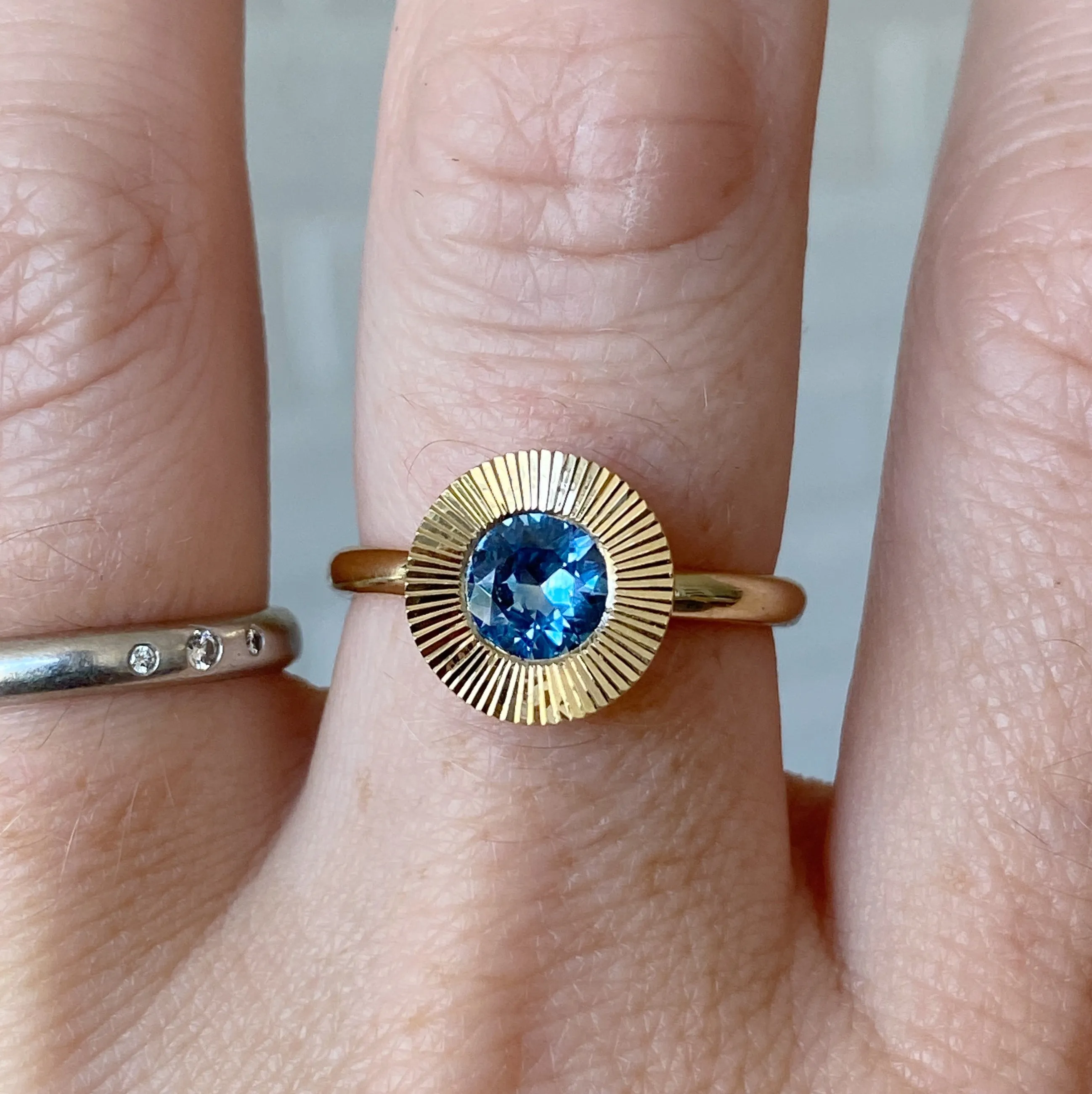 Medium Blue Montana Sapphire Aurora Solitaire