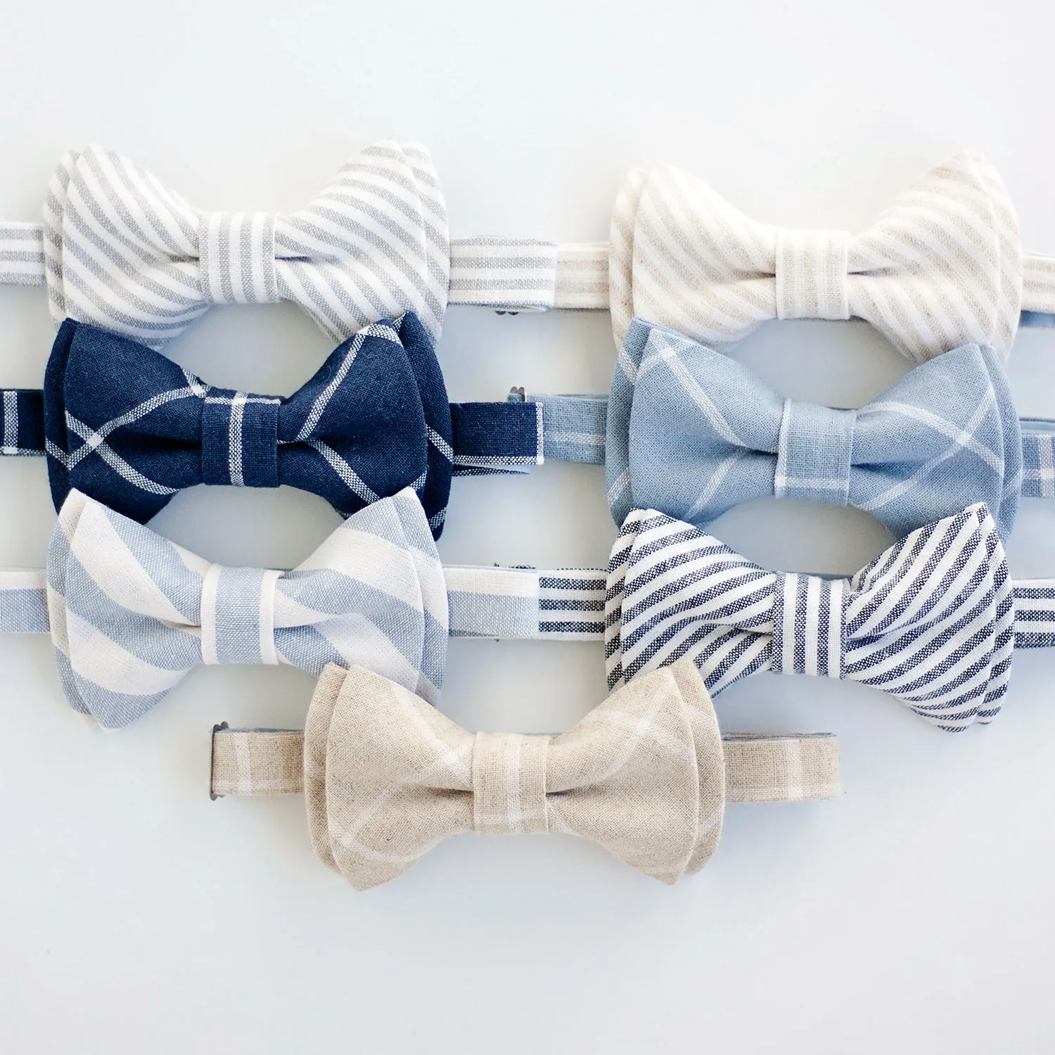 Men's Pre-Tied Bow Tie / Wide Chambray Linen Stripe