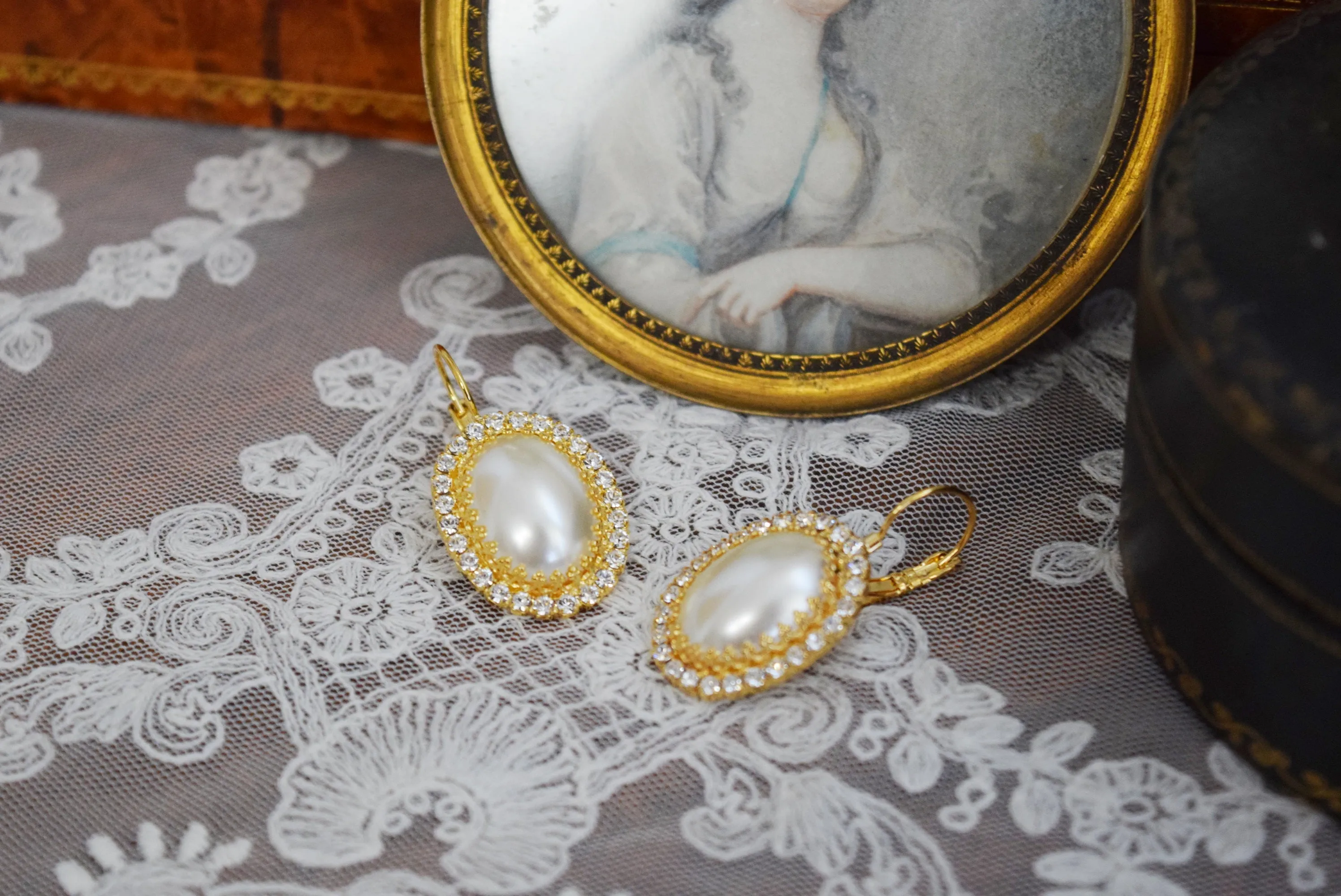 Pearl Halo Earrings - Large Oval