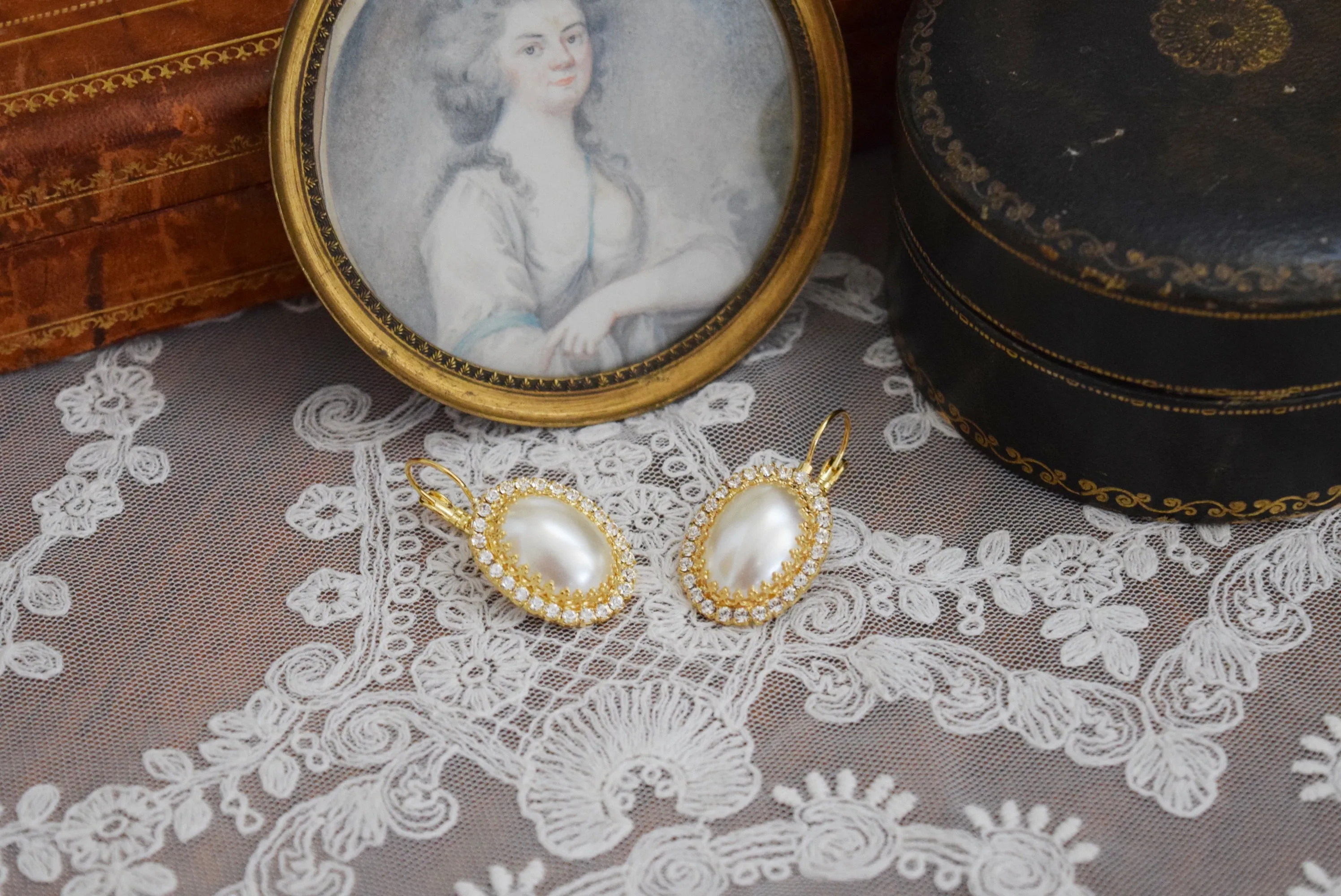 Pearl Halo Earrings - Large Oval