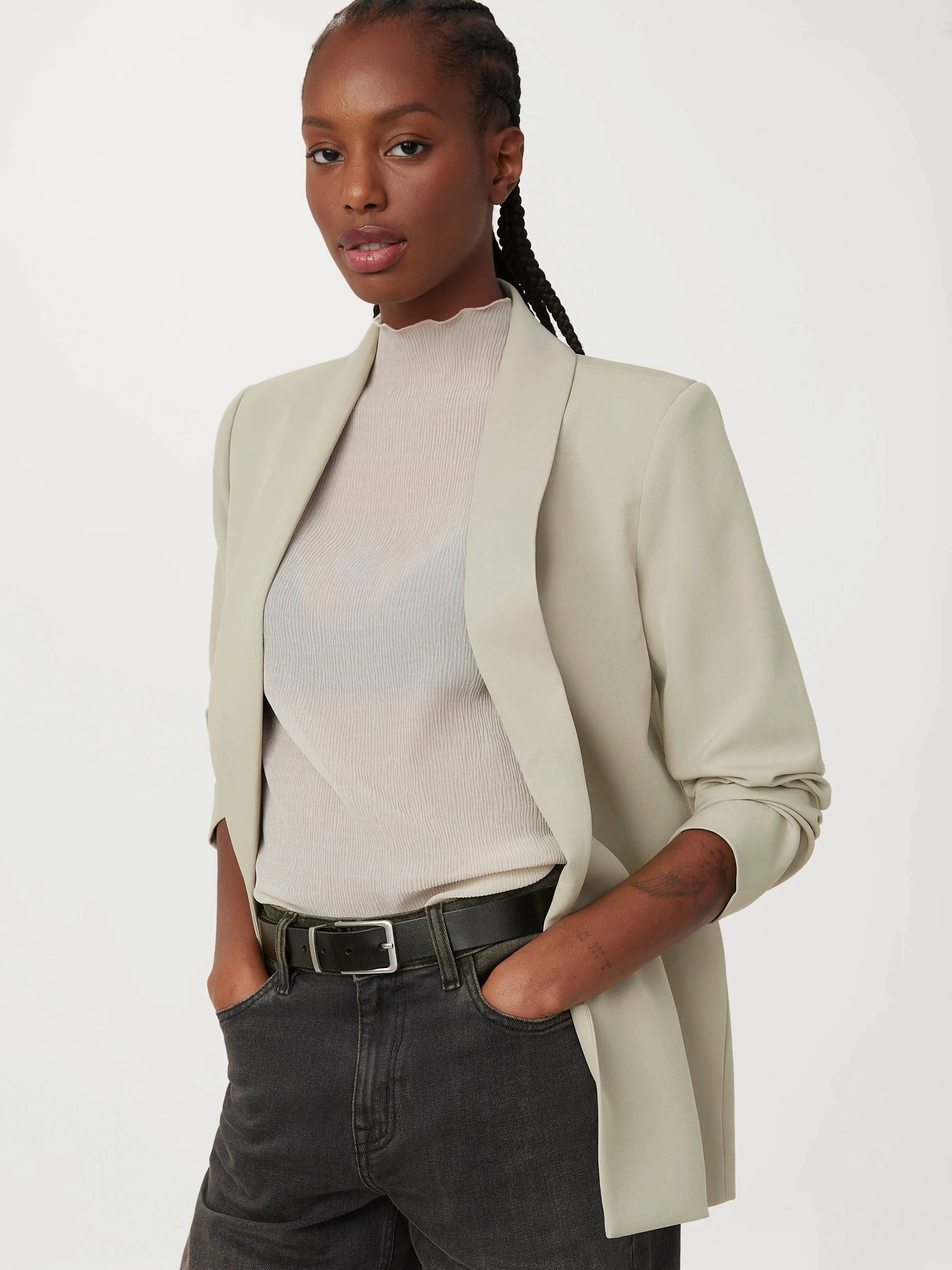 The Fluid Blazer in Light Greige