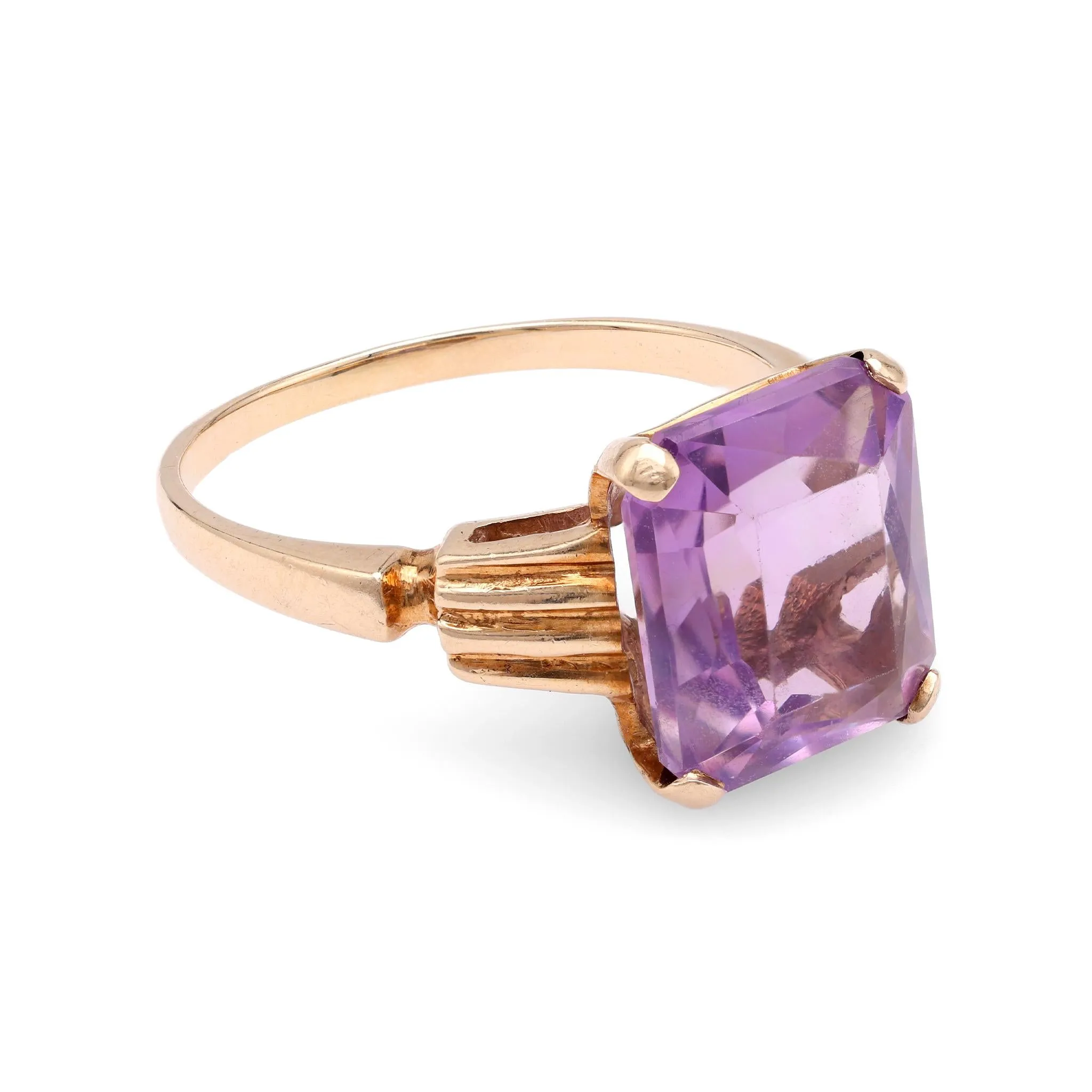 Vintage Amethyst Yellow Gold Solitaire Ring